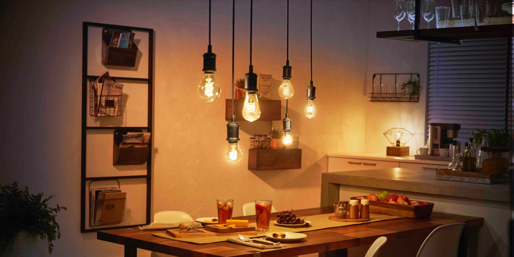 gijzelaar Of anders Blauwe plek These new Hue filament bulbs won't save the earth but have a real retro vibe