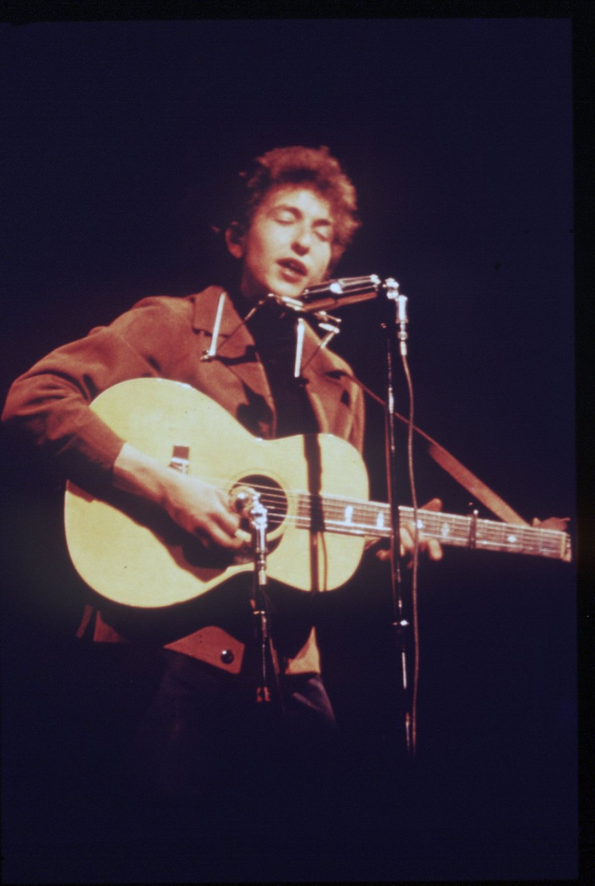 50 Pieces of wisdom from Bob Dylan lyrics